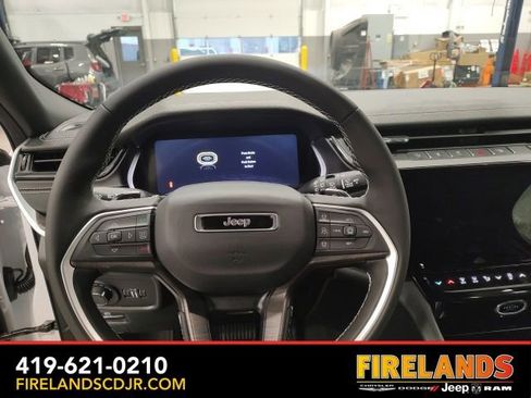 New 2026 Jeep Grand Cherokee Altitude image 11