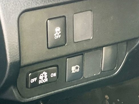 Used 2020 Toyota Tacoma SR5 RWD image 10