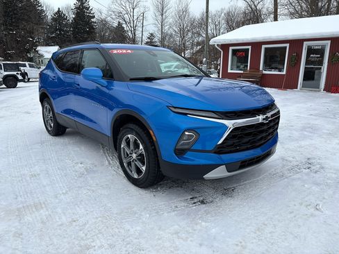 Used 2024 Chevrolet Blazer LT w/ Convenience Package image 2