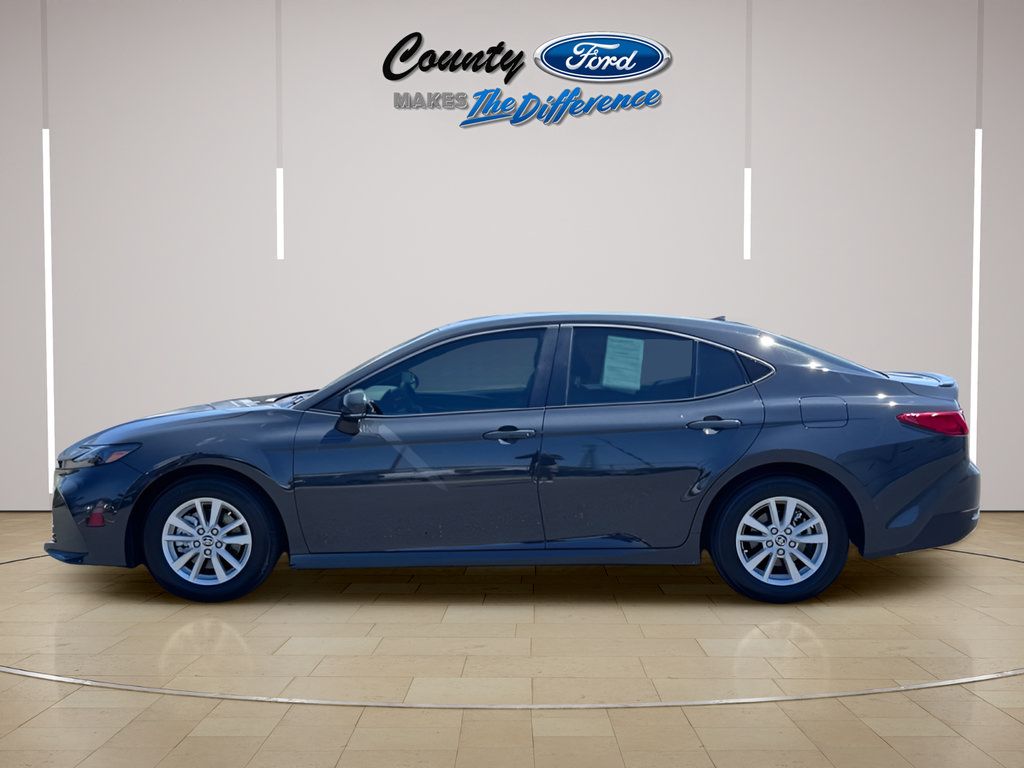 Used 2025 Toyota Camry LE FWD image 3