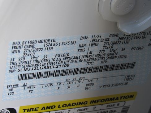 New 2025 Lincoln Navigator Reserve w/ Jet Appearance Package image 16