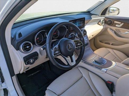 Used 2021 Mercedes-Benz GLC 300 4MATIC w/ Premium Package image 10