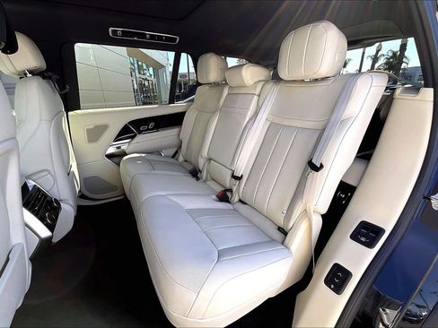 New 2026 Land Rover Range Rover Long Wheelbase SE image 10