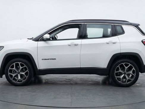 Used 2025 Jeep Compass Limited AWD/4WD image 5