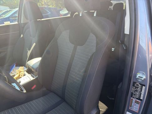 Used 2023 Kia Sorento LX FWD image 9