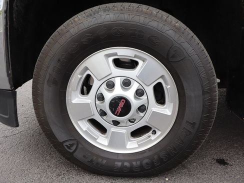 Used 2019 GMC Sierra 2500 SLE w/ Suspension Package, Off-Road AWD/4WD image 40