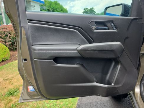 Used 2024 GMC Canyon Elevation w/ Elevation Premium Package AWD/4WD image 16