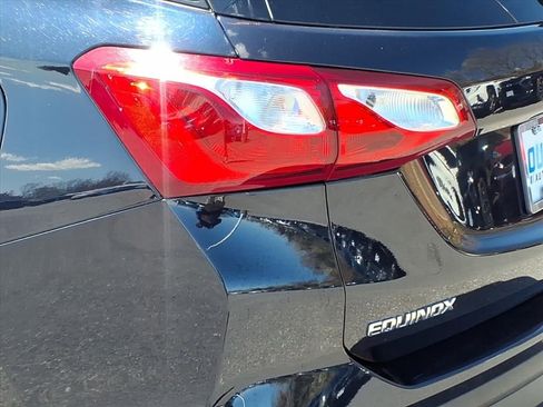 Used 2021 Chevrolet Equinox LS w/ LS Convenience Package image 9