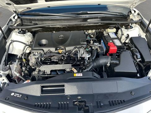 Used 2018 Toyota Camry L image 25