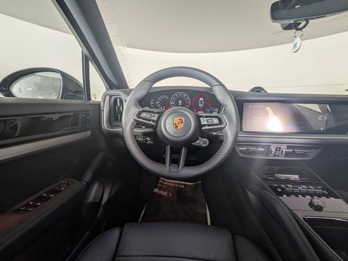 New 2026 Porsche Cayenne Coupe image 21