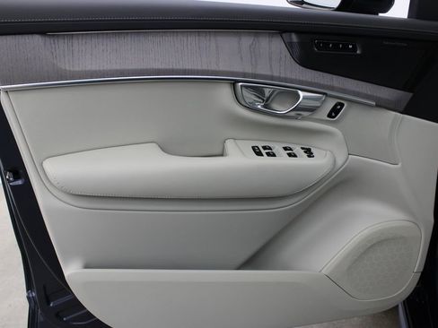 New 2026 Volvo XC90 B6 Ultra w/ Protection Package AWD/4WD image 17