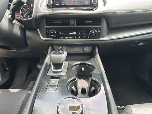 Certified 2023 Nissan Rogue SV w/ SV Premium B Package AWD/4WD image 20