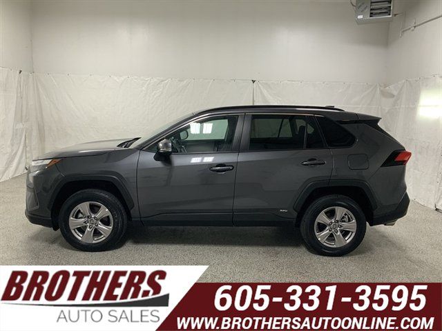 Used 2023 Toyota RAV4 LE AWD/4WD image 1