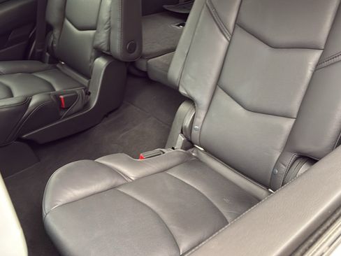 Used 2018 Cadillac Escalade Luxury image 30