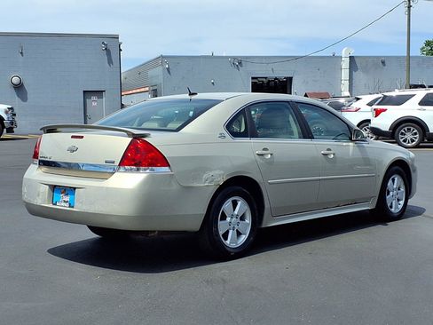 Used 2009 Chevrolet Impala LT w/ Luxury Edition Package FWD image 2