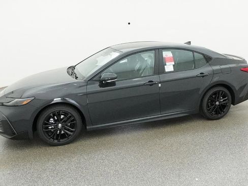 New 2026 Toyota Camry SE FWD image 5