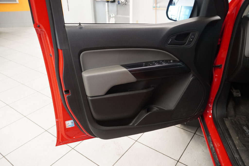 Used 2019 Chevrolet Colorado W/T w/ Custom Special Edition AWD/4WD image 5