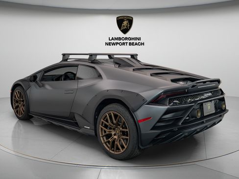 Used 2024 Lamborghini Huracan Sterrato AWD/4WD image 4