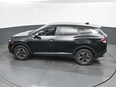 Used 2025 Kia Sportage LX AWD/4WD image 35