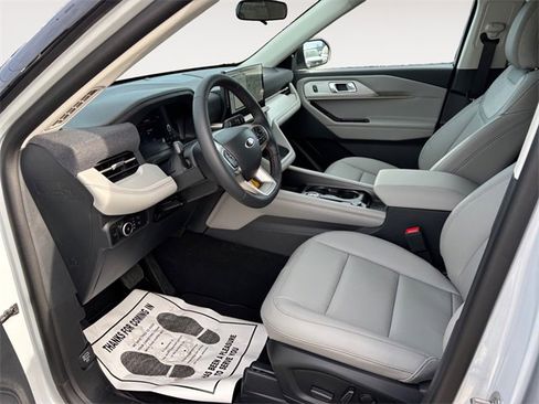New 2026 Ford Explorer Active image 9