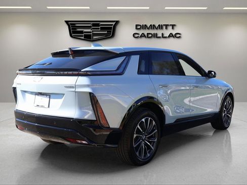 New 2026 Cadillac Lyriq Sport image 5
