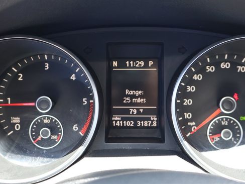 Used 2011 Volkswagen Jetta TDI FWD image 21