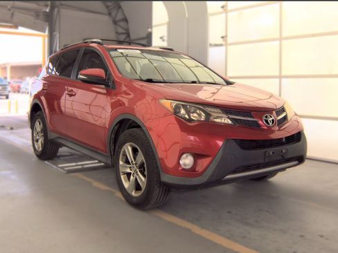 Used 2015 Toyota RAV4 XLE FWD image 2