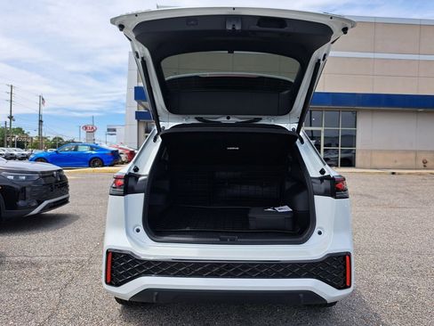 New 2026 Volkswagen Tiguan SEL R-Line AWD/4WD image 24