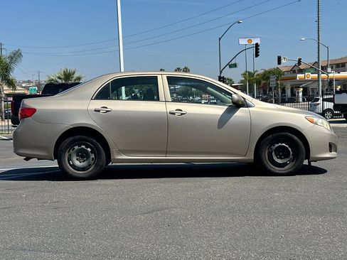 Used 2010 Toyota Corolla LE image 6