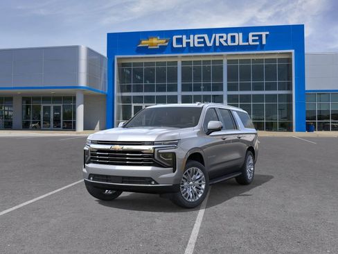 New 2026 Chevrolet Suburban LT w/ Comfort Package AWD/4WD image 9