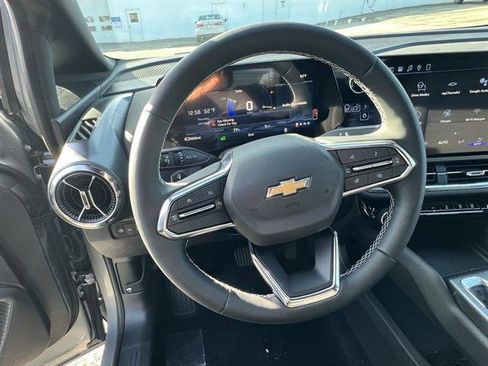 New 2026 Chevrolet Equinox EV LT image 12