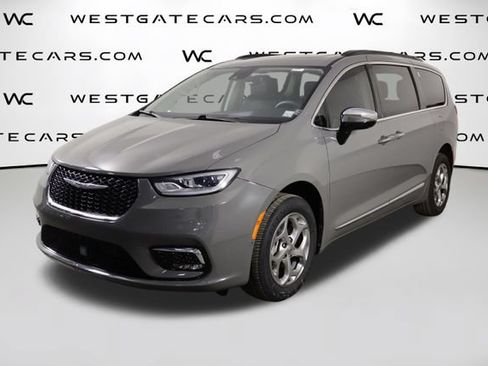 Used 2023 Chrysler Pacifica Limited w/ Uconnect Theater Family Group AWD/4WD image 1