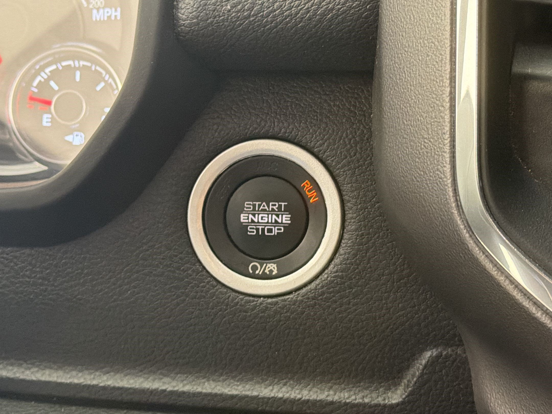 Used 2024 RAM 1500 Laramie AWD/4WD image 16