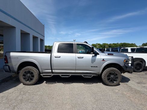 Used 2022 RAM 2500 Laramie w/ Night Edition AWD/4WD image 2