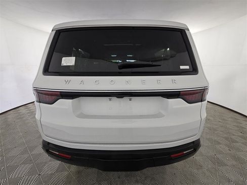 New 2025 Jeep Wagoneer L Series II image 13