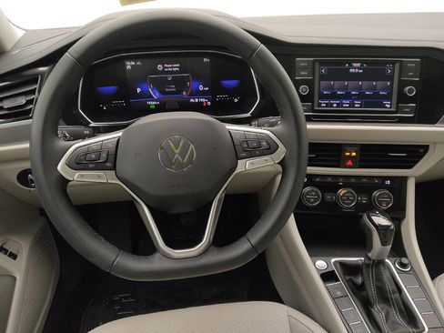 Used 2023 Volkswagen Jetta SE w/ Panoramic Sunroof Package FWD image 22