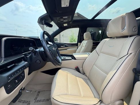 Used 2021 Cadillac Escalade Premium Luxury w/ Driver Assist Tech Package AWD/4WD image 19