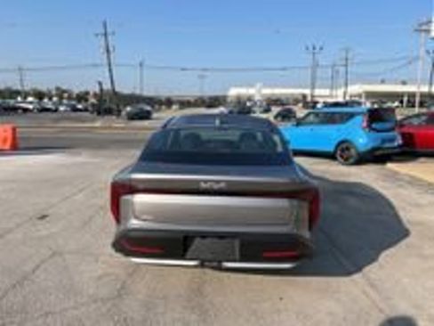 Used 2025 Kia K4 LXS image 31