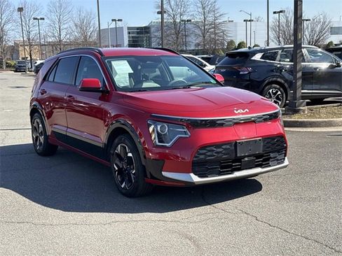 Used 2023 Kia Niro Wind w/ Wind Preserve Package image 1