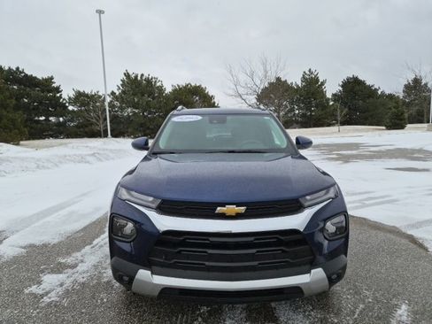 Used 2023 Chevrolet TrailBlazer LT image 2
