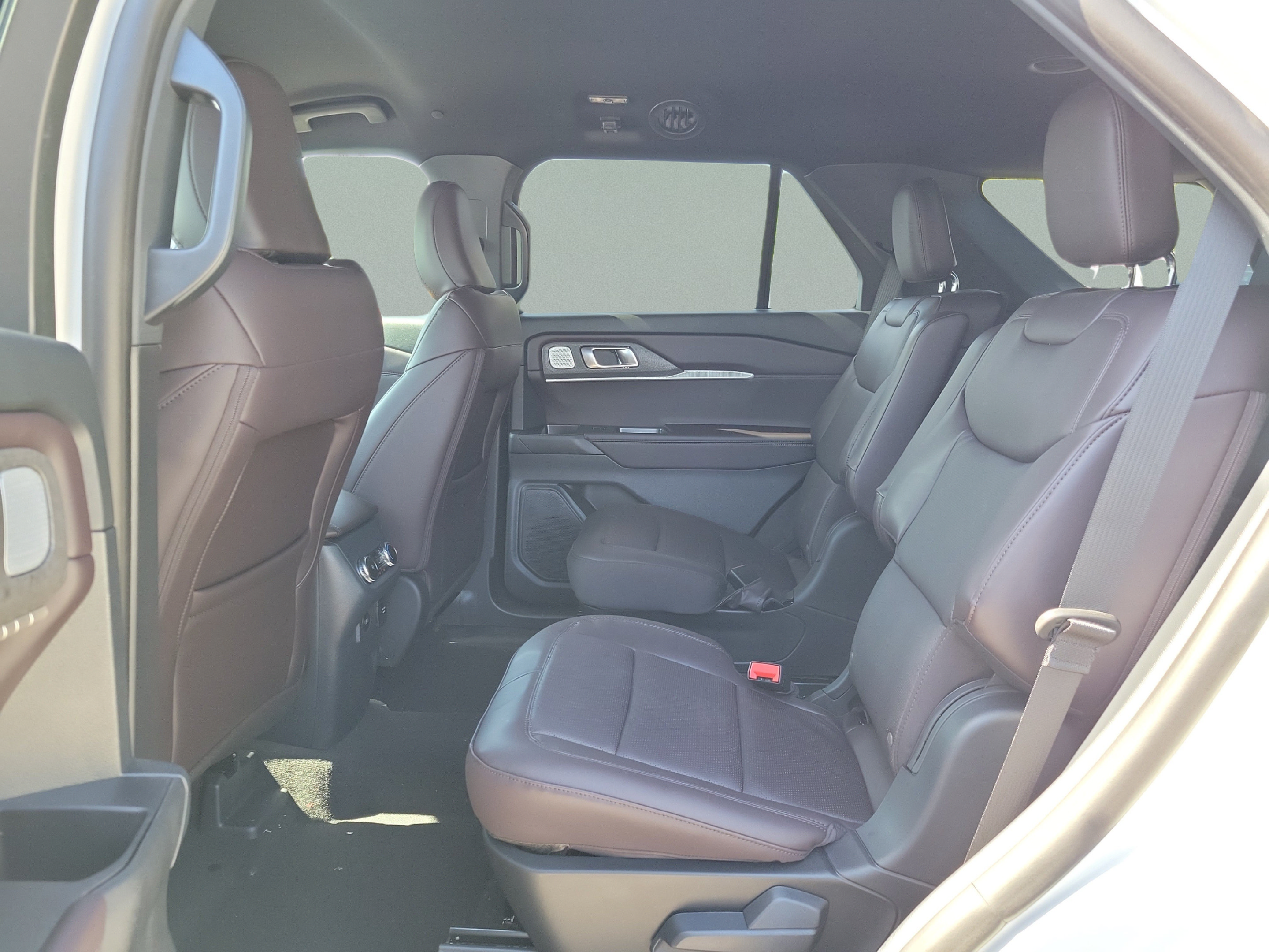 New 2026 Ford Explorer Platinum RWD image 9