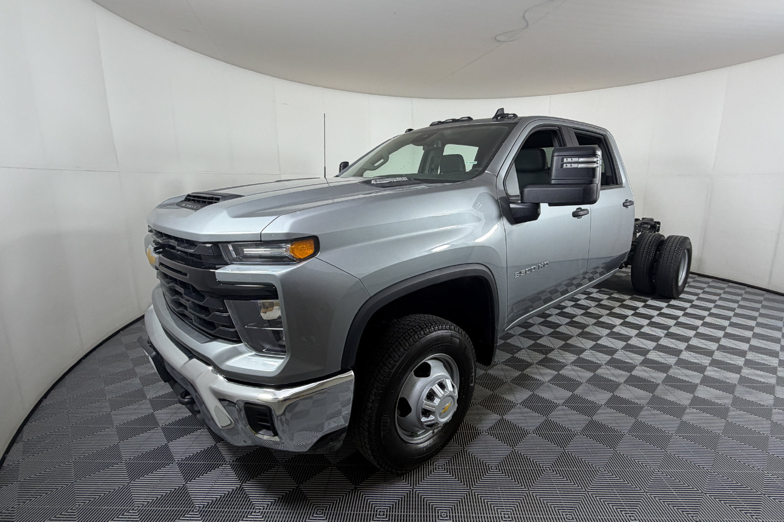 Used 2026 Chevrolet Silverado 3500 W/T w/ WT Convenience Package AWD/4WD image 2