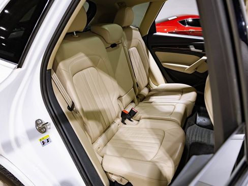 Used 2018 Audi Q5 2.0T Premium Plus w/ Premium Plus Package image 29