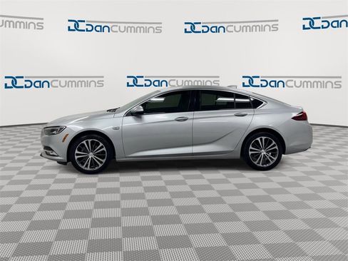 Used 2018 Buick Regal Essence w/ Driver Confidence Package #1 image 5