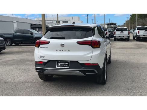 Certified 2024 Buick Encore GX Preferred w/ Comfort Package image 8