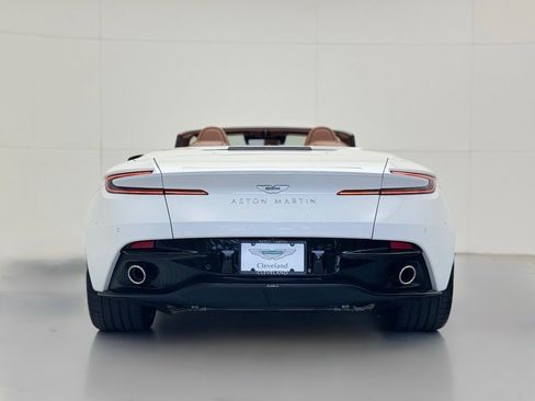 Used 2025 Aston Martin DB12 Volante image 7