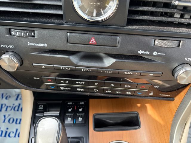 Used 2022 Lexus RX 450h AWD w/ Premium Package image 19