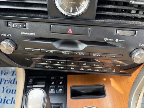 Used 2022 Lexus RX 450h AWD w/ Premium Package image 19