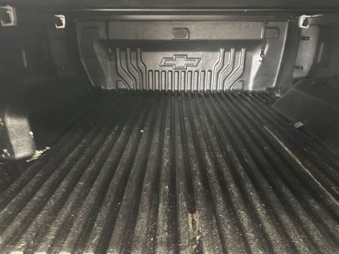 Used 2022 Chevrolet Silverado 1500 LT AWD/4WD image 26
