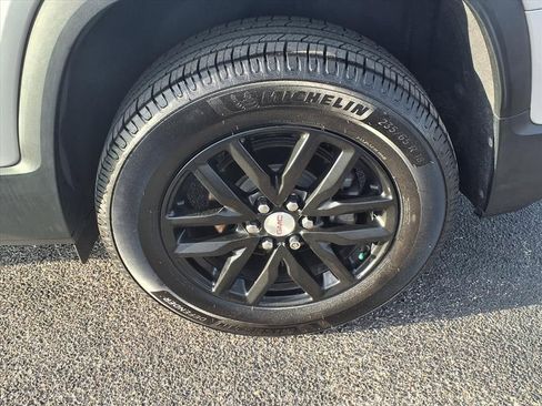 Used 2018 GMC Acadia SLT image 20